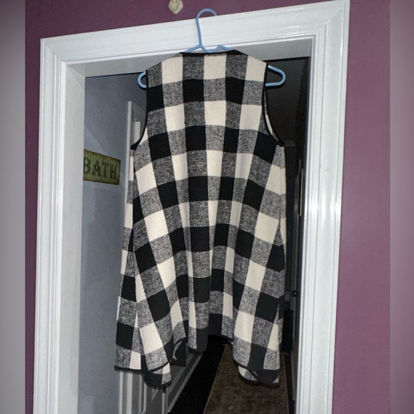 Black and White Checkered Winter/Fall - Picture 2 of 2